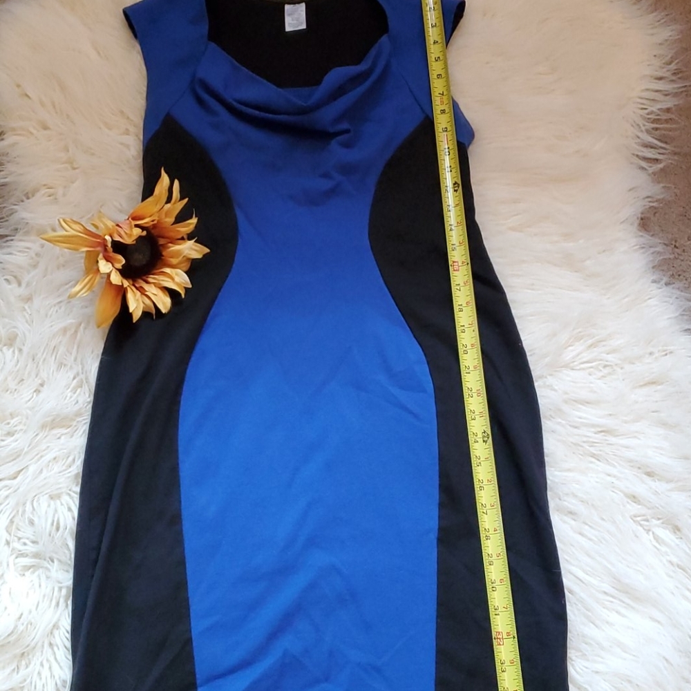 Dress - Picture 2 of 4
